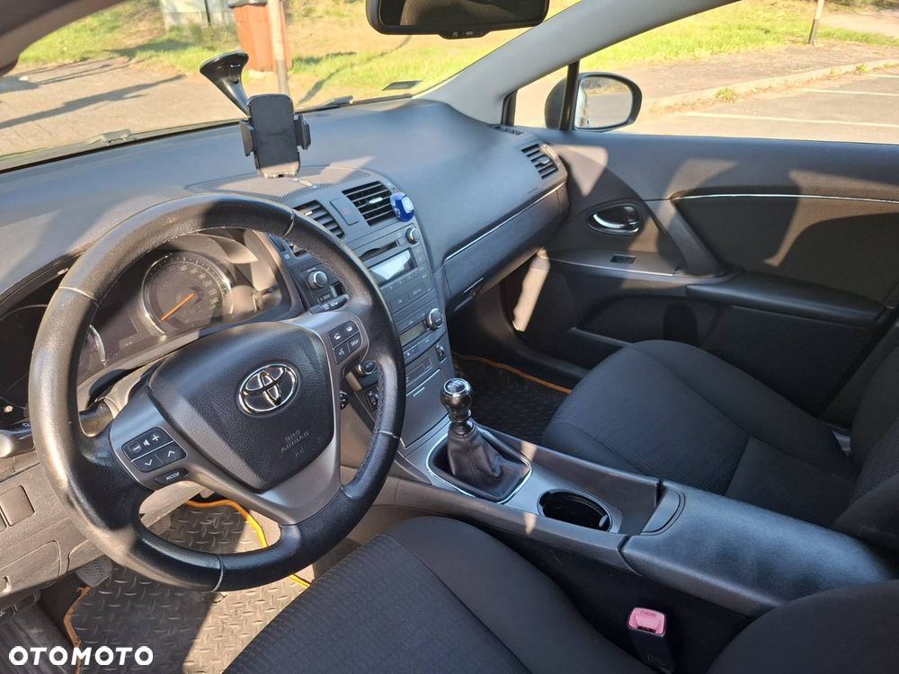 Toyota Avensis 1.8 Sol plus - 16