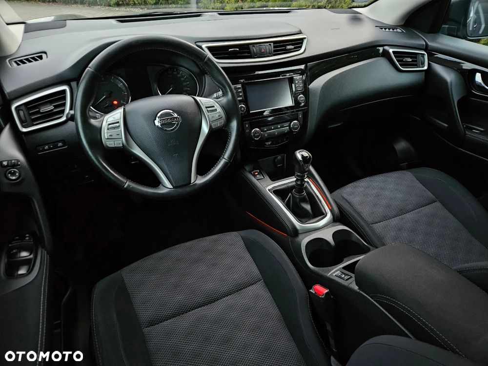 Nissan Qashqai 1.2 DIG-T N-Vision - 19