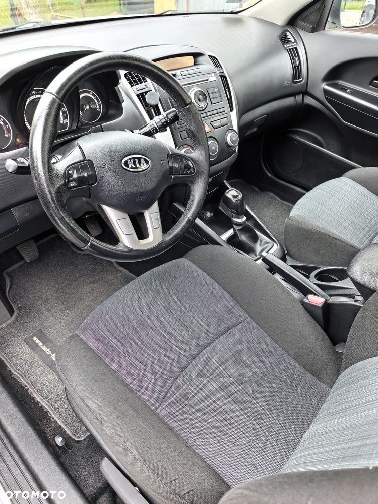 Kia Ceed 1.4 L - 27
