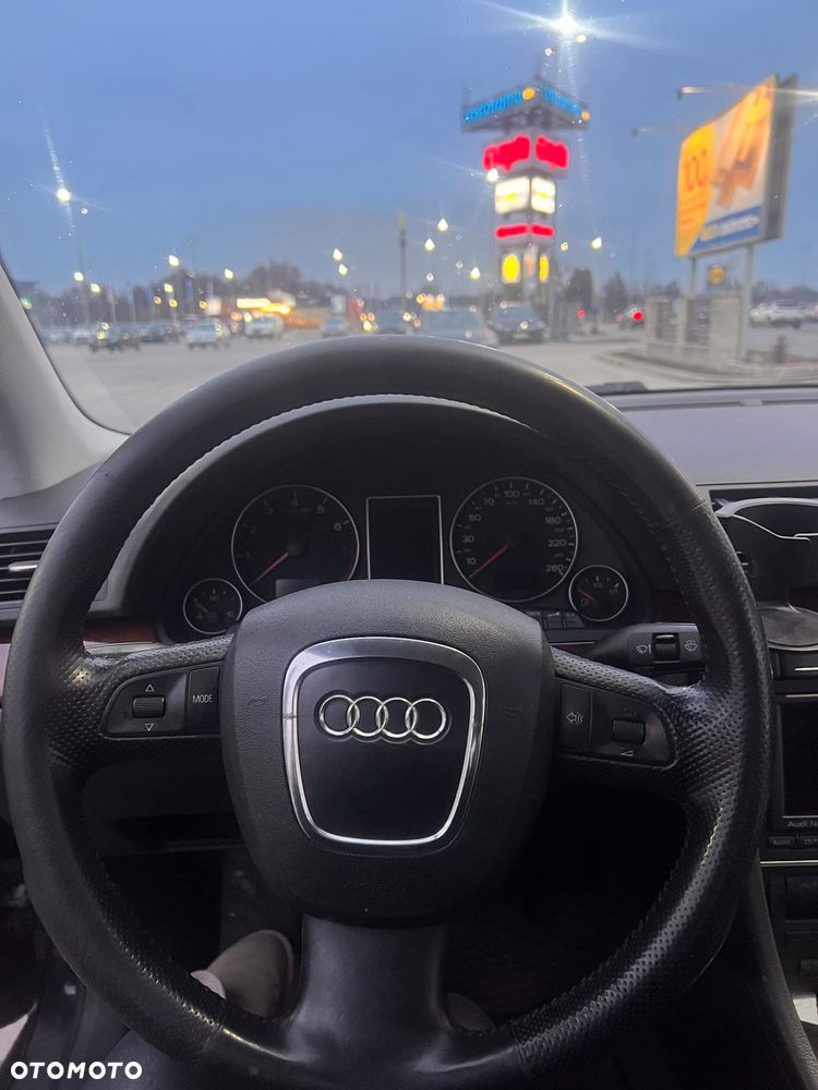 Audi A4 Limousine - 11