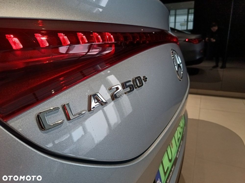 Mercedes-Benz CLA - 12