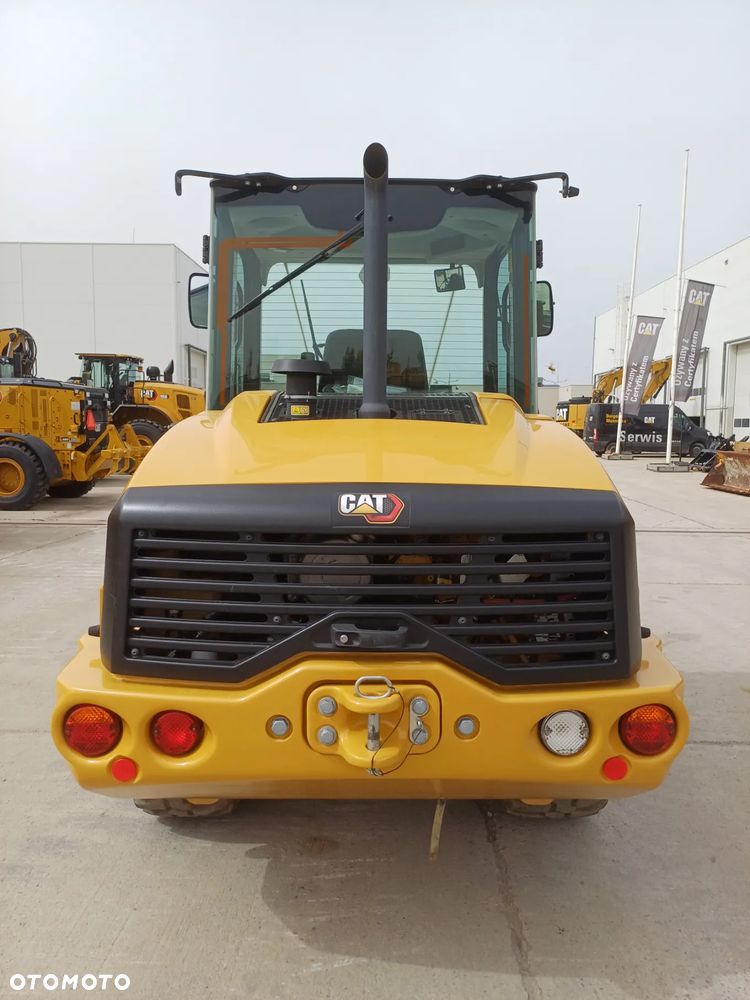 Caterpillar 906M - 6