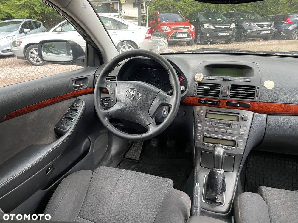 Toyota Avensis 2.0 VVT-i High - 7