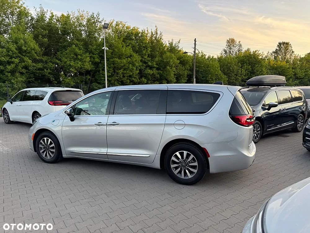 Chrysler Pacifica - 5