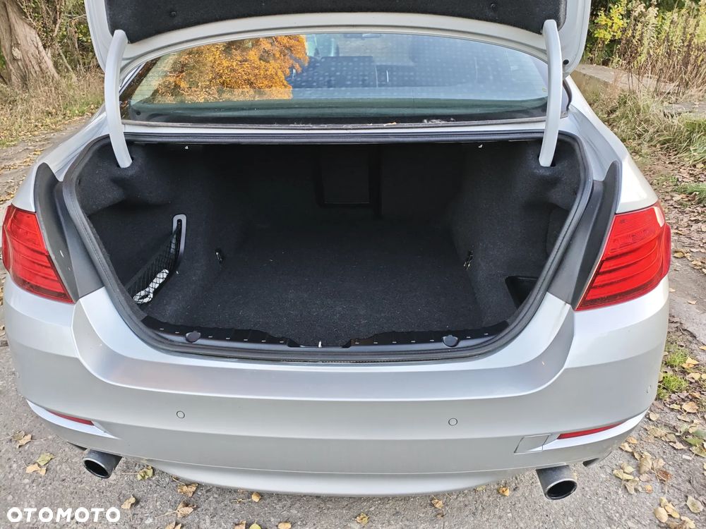 BMW Seria 5 535i - 12