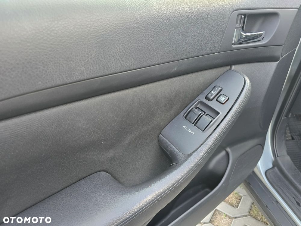 Toyota Avensis 1.6 VVT-i Terra - 20