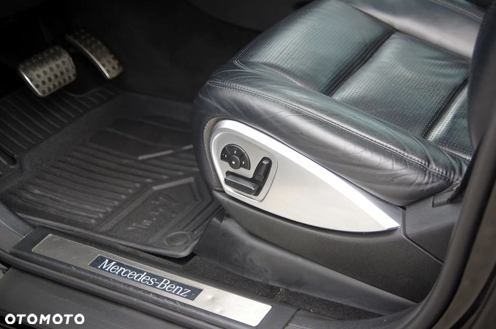 Mercedes-Benz ML 63 AMG 4Matic 7G-TRONIC 10th Anniversary - 21