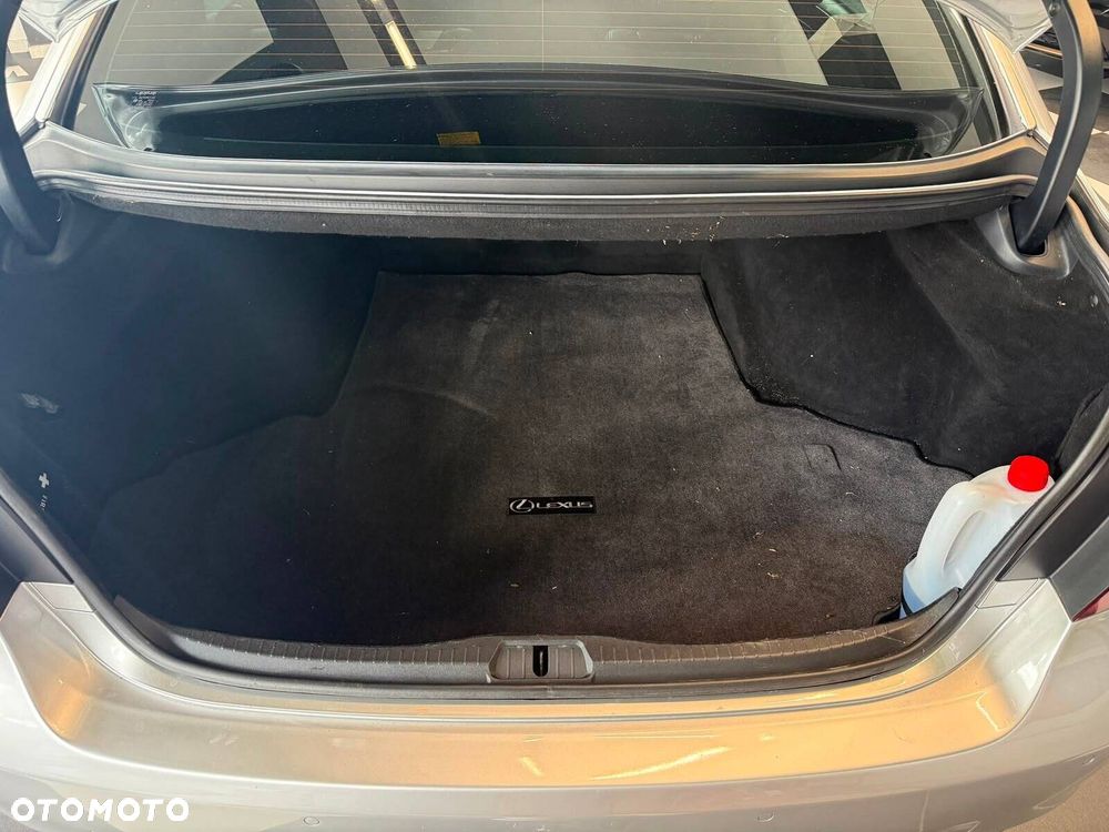 Lexus LS - 9