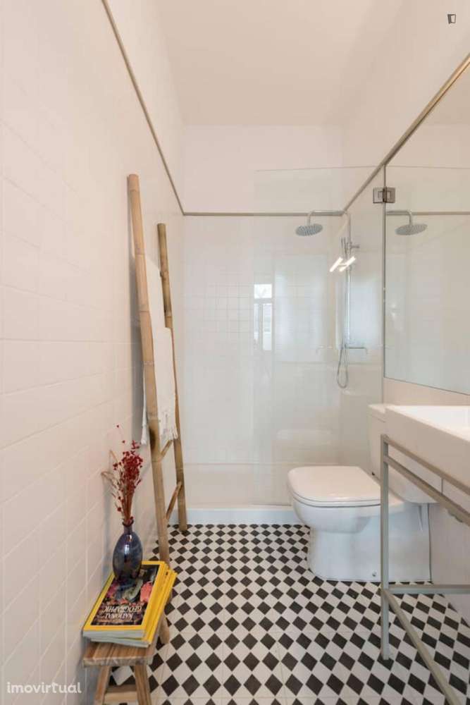 Estúdio - localizado em Santo Ildefonso Porto - Grande imagem: 4/22