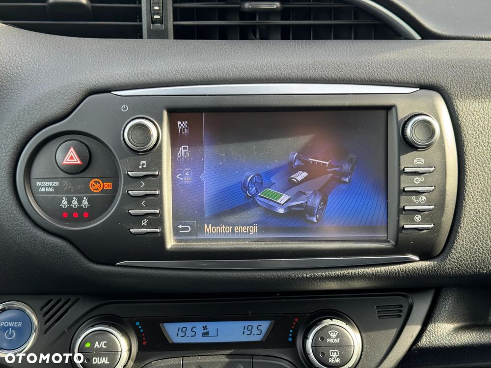 Toyota Yaris Hybrid 100 Premium EU6 - 12