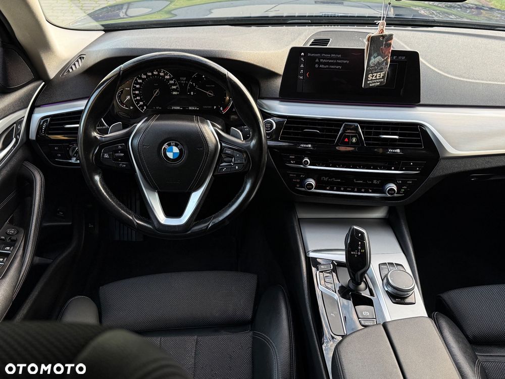 BMW Seria 5 525d Sport Line - 24