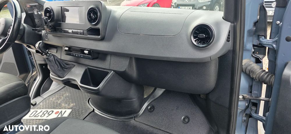 Mercedes-Benz Sprinter - 9