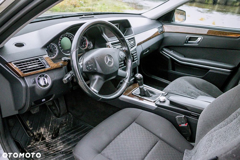 Mercedes-Benz Klasa E 250 CDI BlueEff - 9