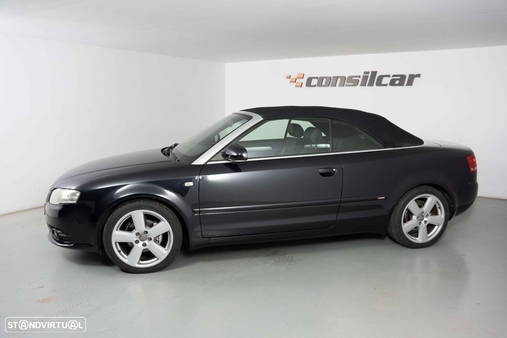 Audi A4 Cabrio 2.0 TDi S-line - 8