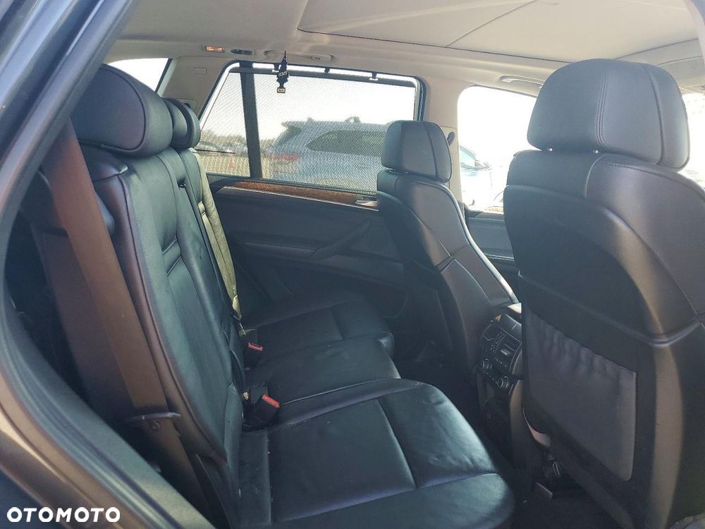 BMW X5 xDrive35i Edition Exclusive - 11