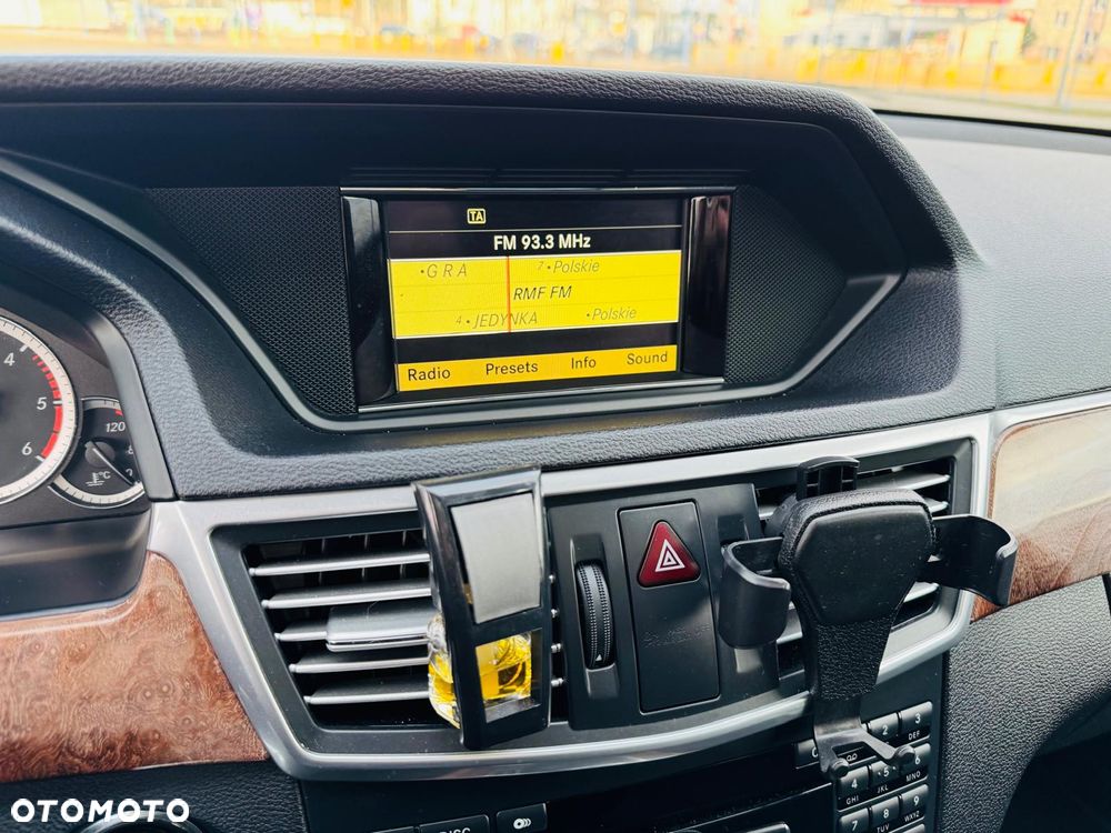 Mercedes-Benz Klasa E 200 CDI DPF BlueEFFICIENCY 7G-TRONIC Elegance - 16