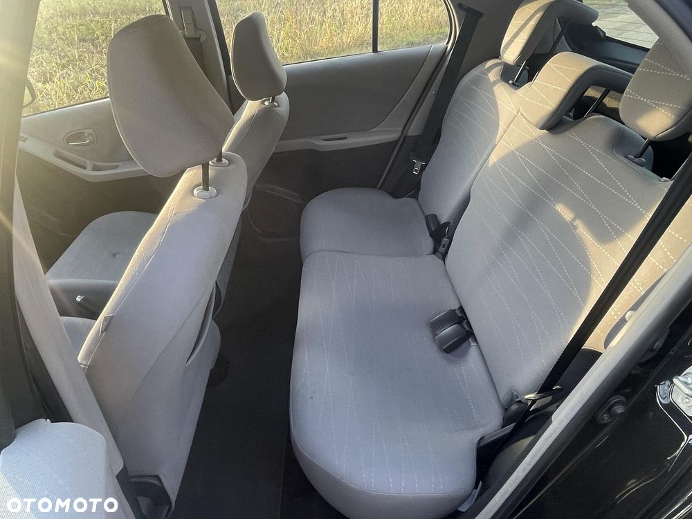 Toyota Yaris 1.3 Luna A/C - 11