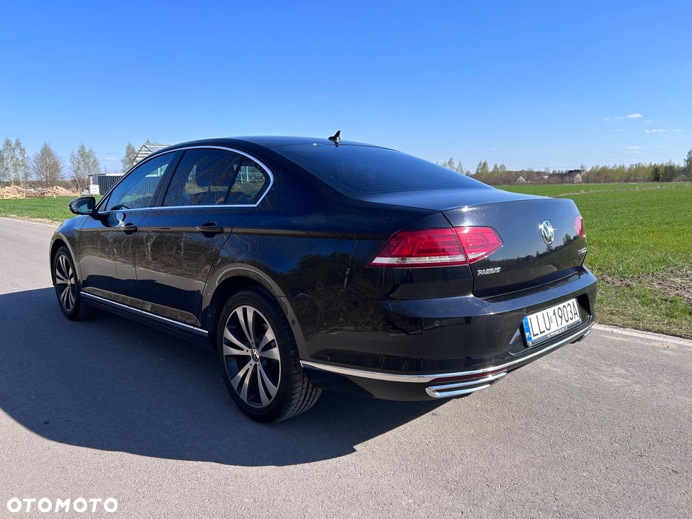 Volkswagen Passat - 4