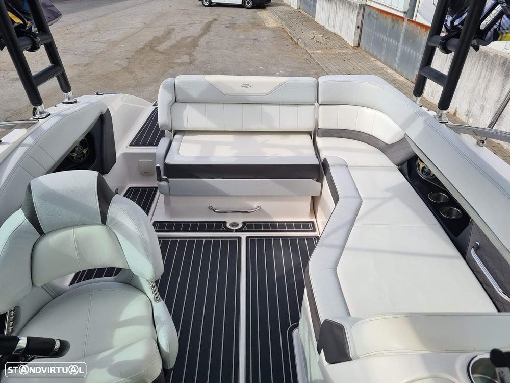 Regal 24 fastdeck - 11