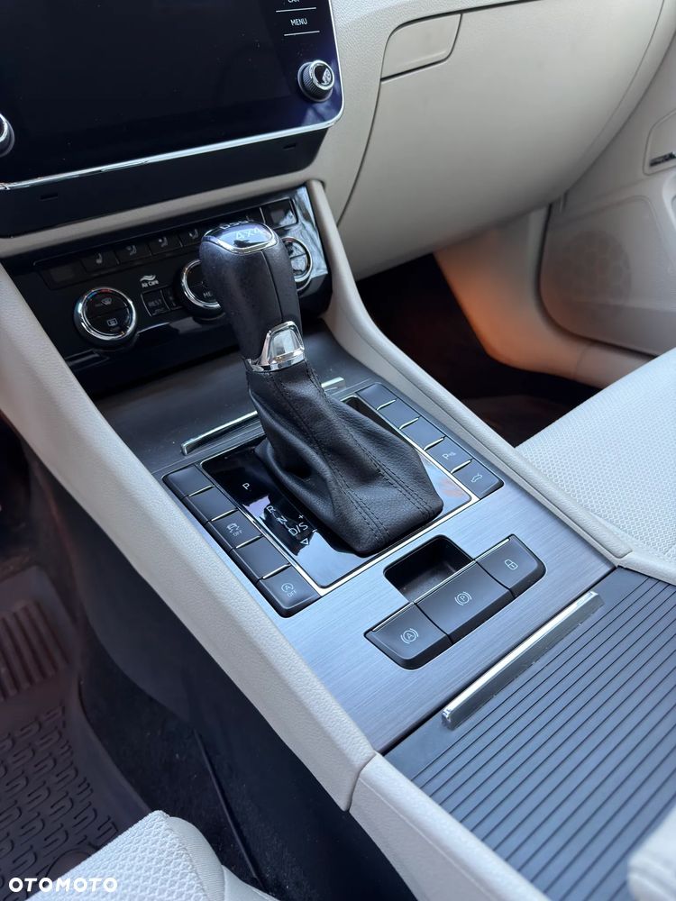 Skoda Superb 2.0 TDI SCR 4x4 Style DSG - 21
