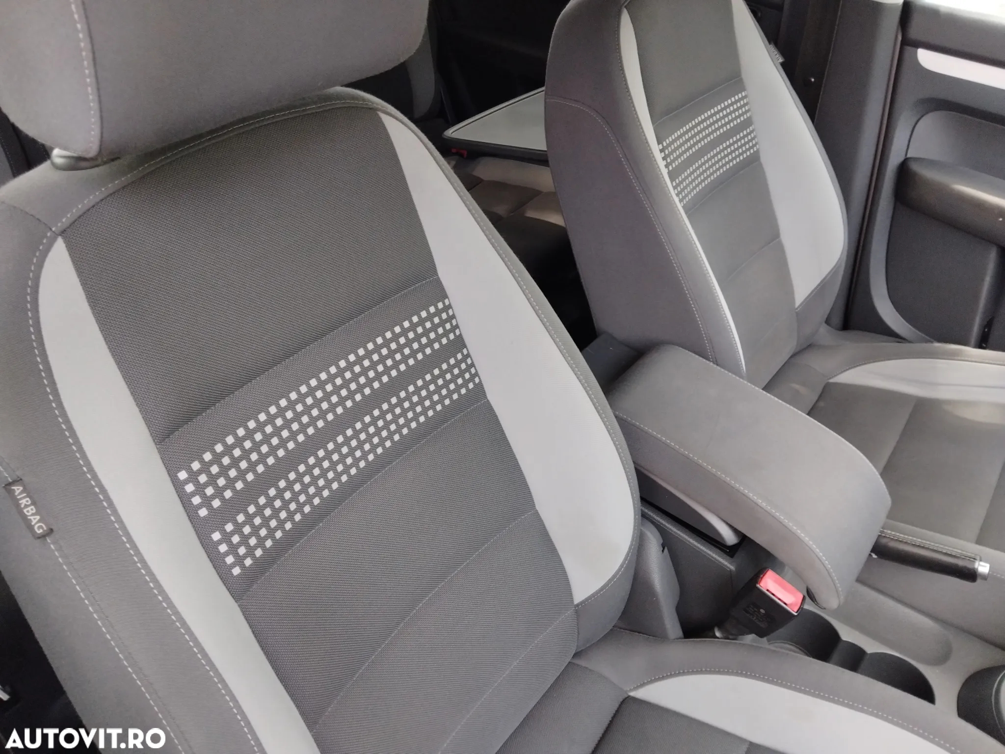 Volkswagen Touran 2.0 TDI DPF BlueMotion Technology Life - 14