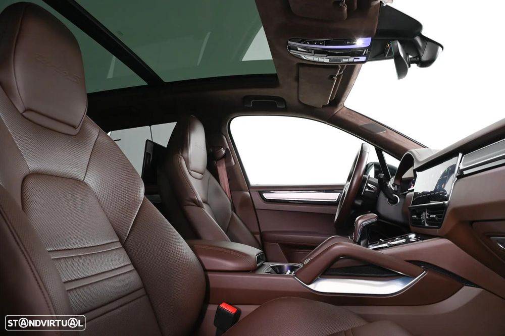 Porsche Cayenne Turbo S E-Hybrid - 29