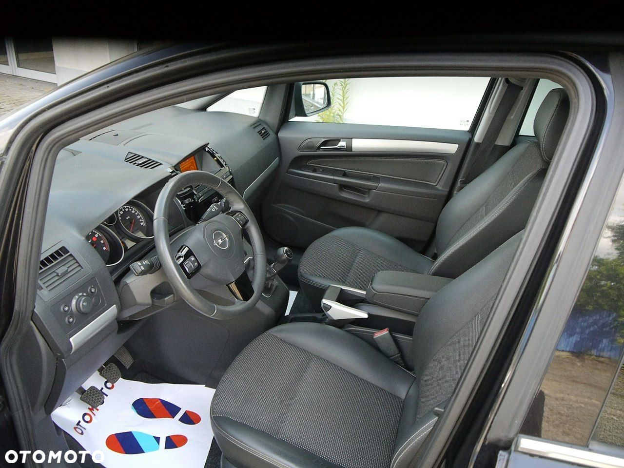 Opel Zafira 1.8 Sport - 18