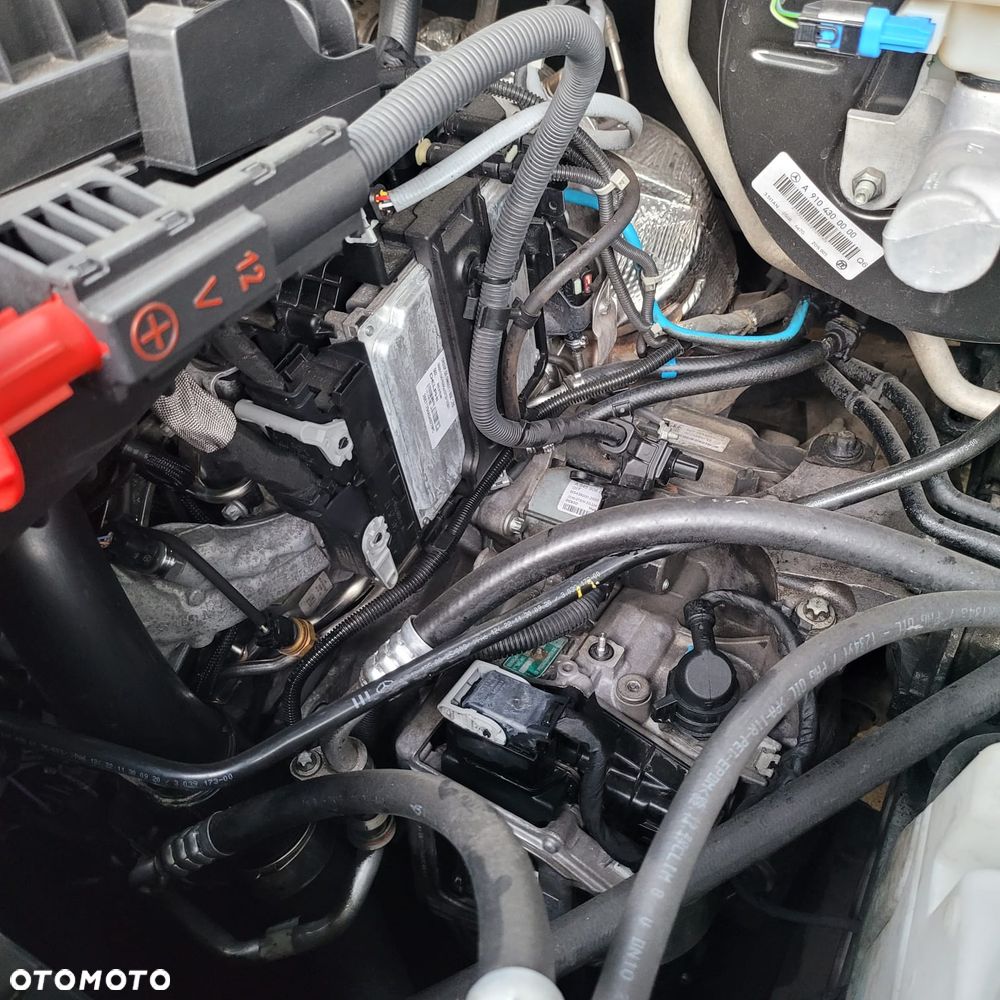 Mercedes-Benz Sprinter - 13