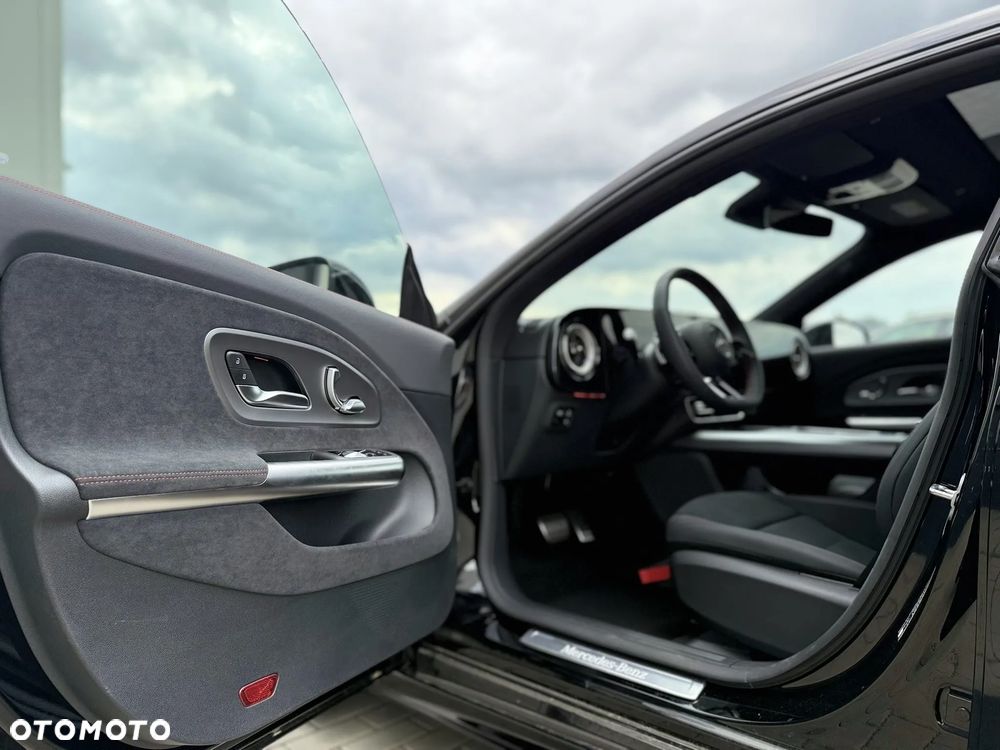 Mercedes-Benz CLA - 17