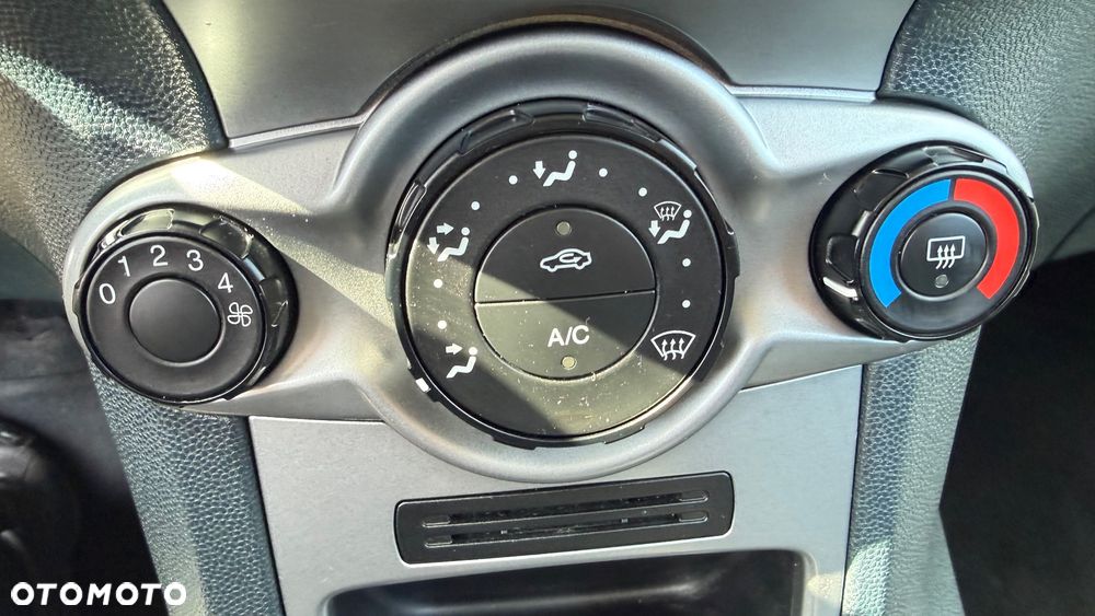 Ford Fiesta 1.25 Champions Edition - 17