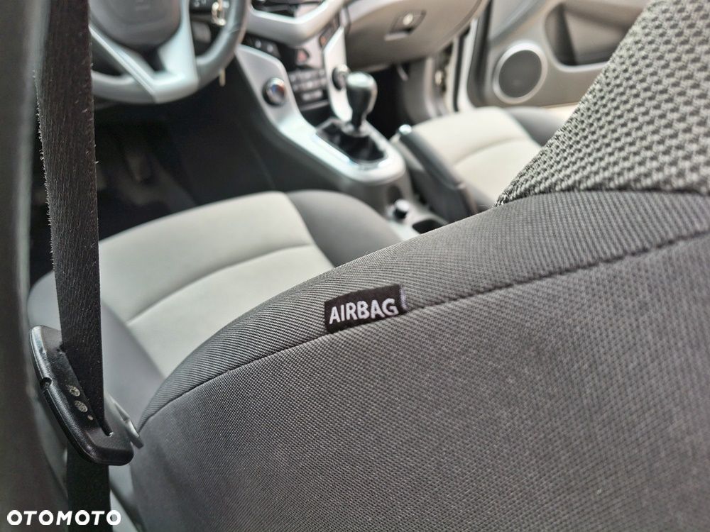 Chevrolet Cruze 2.0 LS - 22