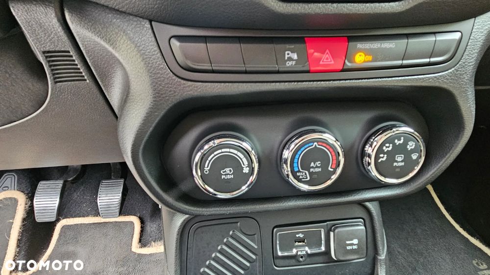 Jeep Renegade - 34