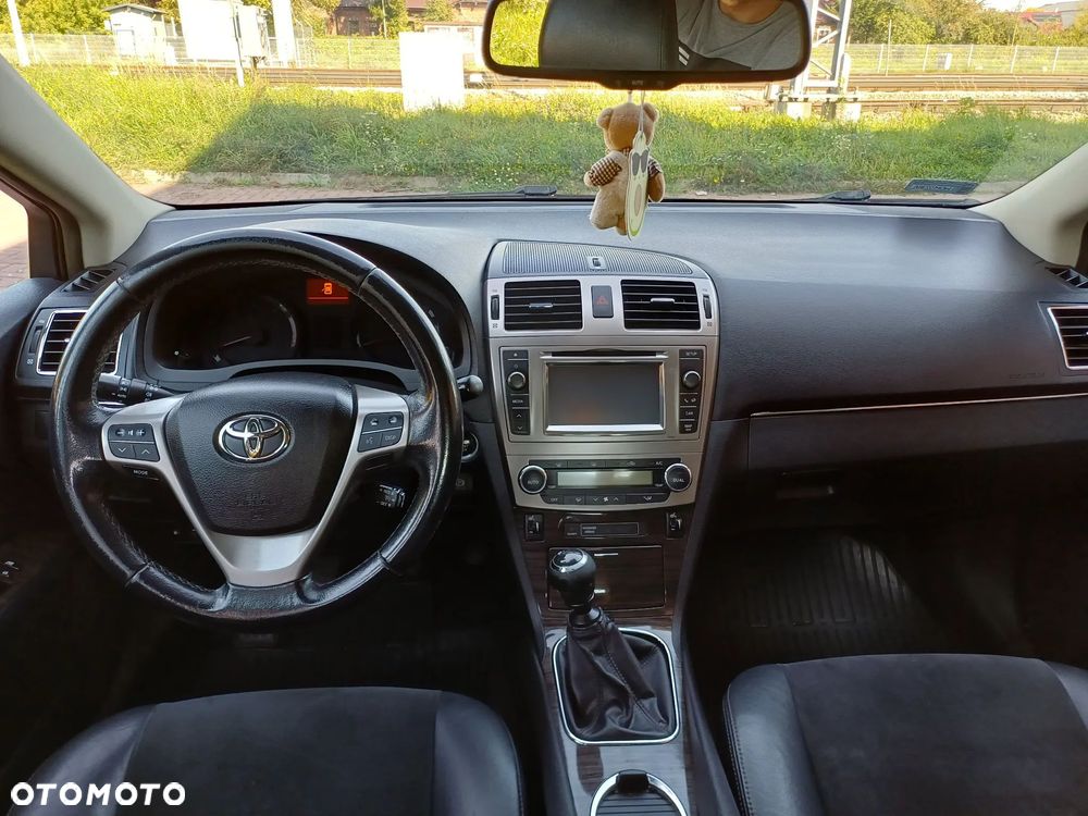 Toyota Avensis 2.0 D-4D Executive - 23