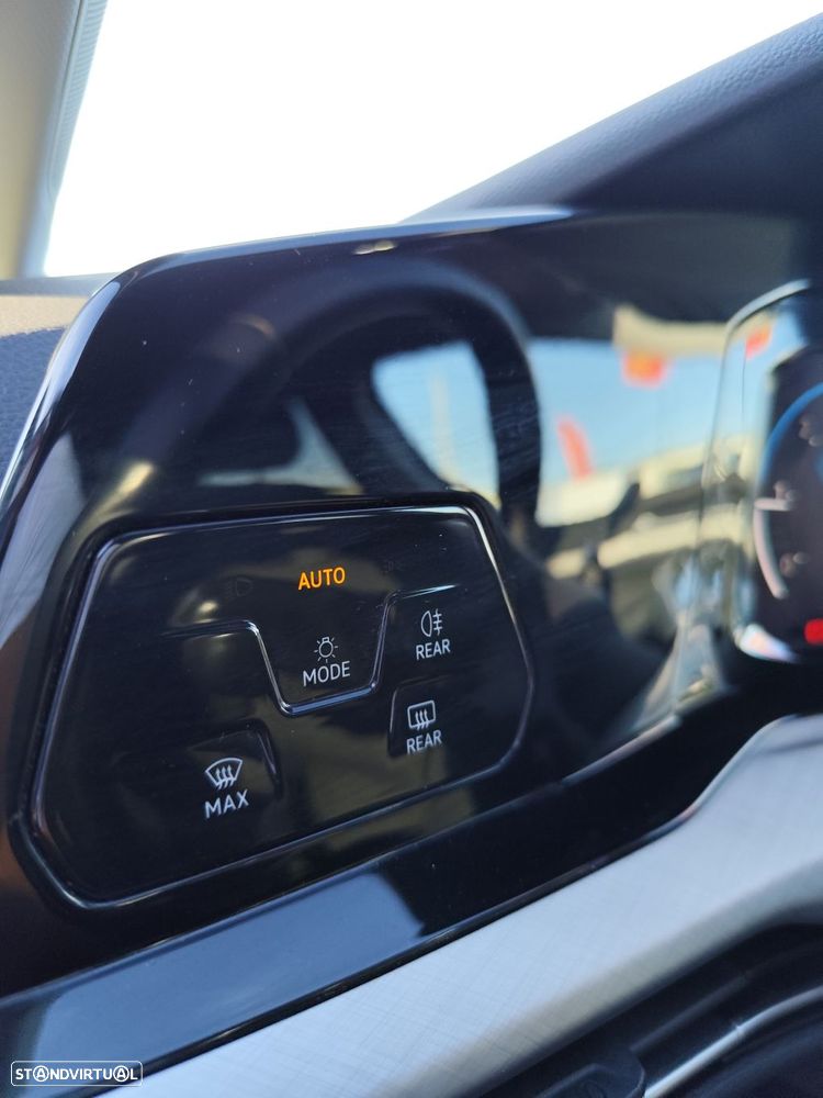 VW Golf 2.0 TDI Style - 22