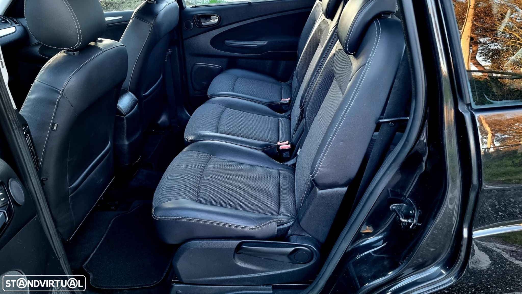 Ford S-Max 1.8 TDCi Titanium 7L - 14