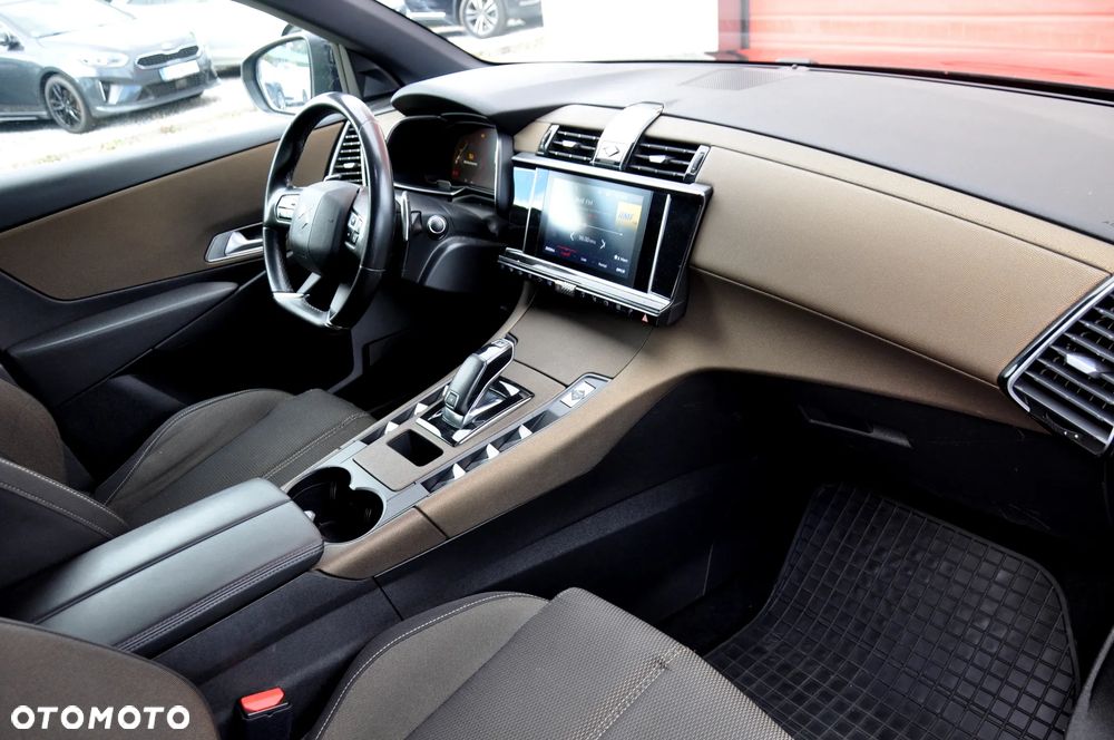 DS Automobiles DS 7 Crossback - 35