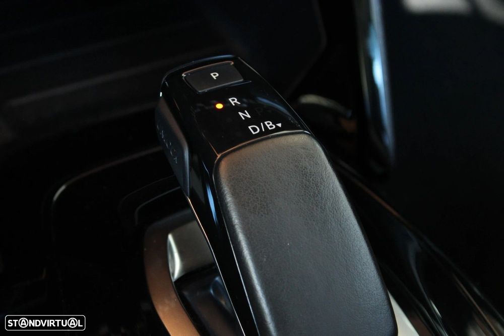 Peugeot e-2008 Allure Pack - 32