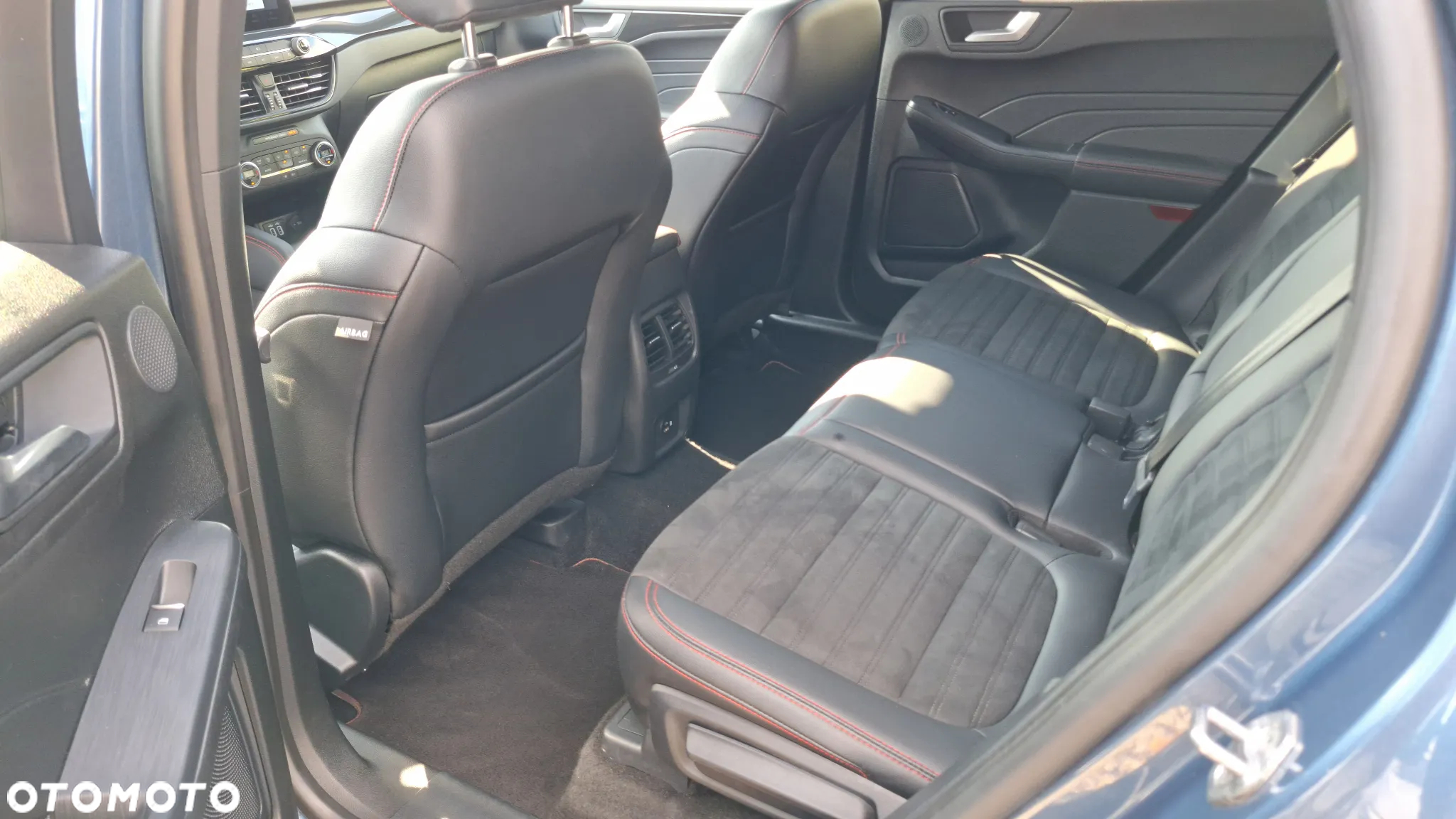 Ford Kuga 1.5 EcoBoost FWD ST-Line X - 12
