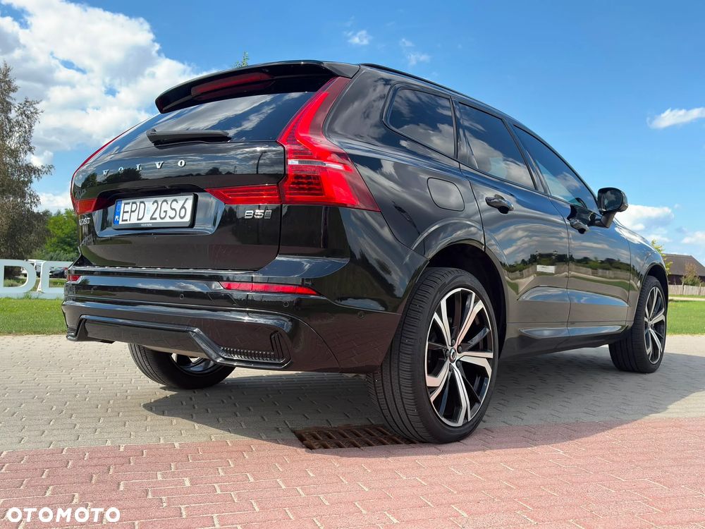 Volvo XC 60 B5 B AWD Ultimate Dark - 11