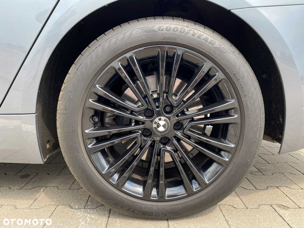 BMW Seria 5 520d Sport Line - 10