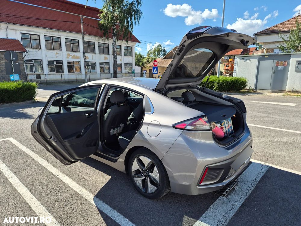 Hyundai IONIQ - 23