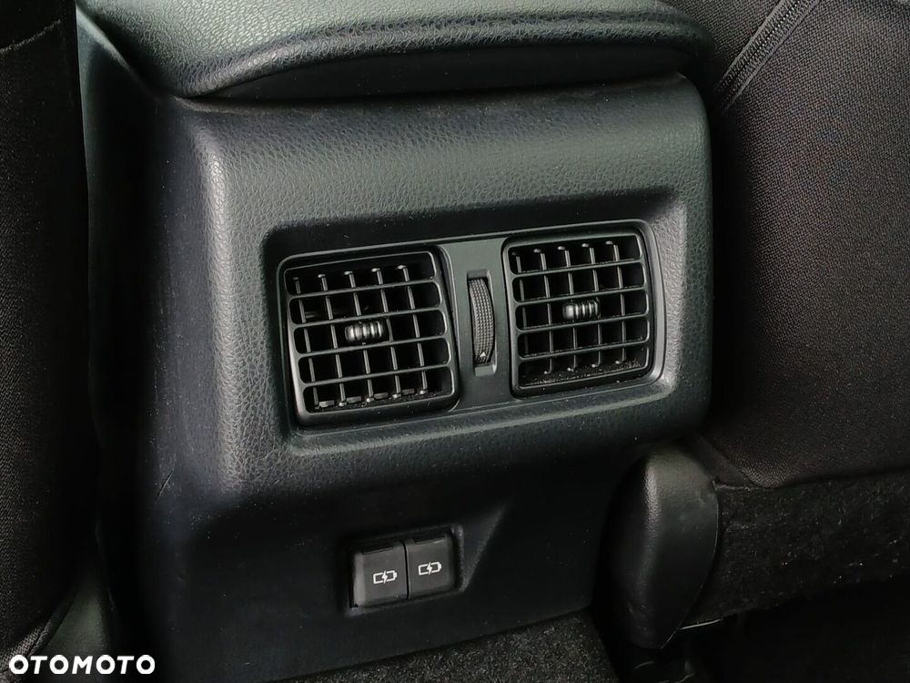 Toyota Camry 2.5 Hybrid Comfort CVT - 34