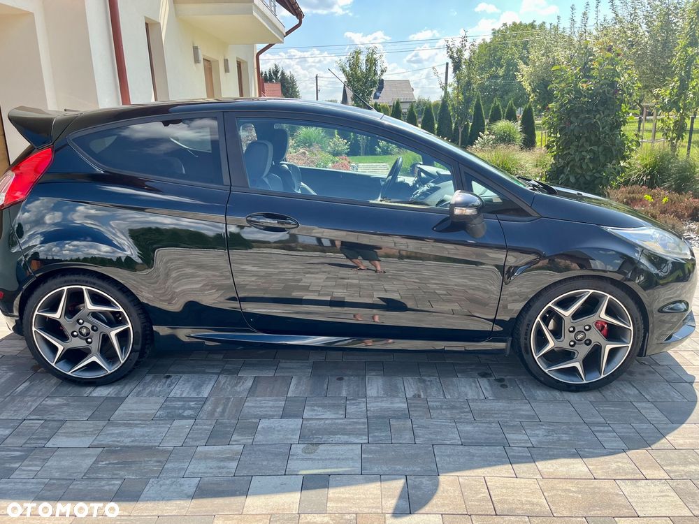 Ford Fiesta 1.6 EcoBoost ST - 14