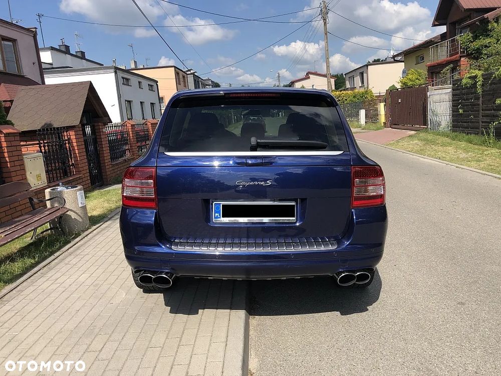 Porsche Cayenne - 32