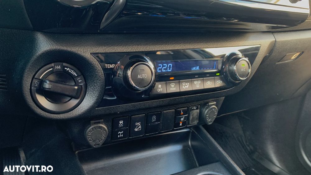 Toyota Hilux 2.8D 204CP 4x4 Double Cab AT Executive Color Edition - 15