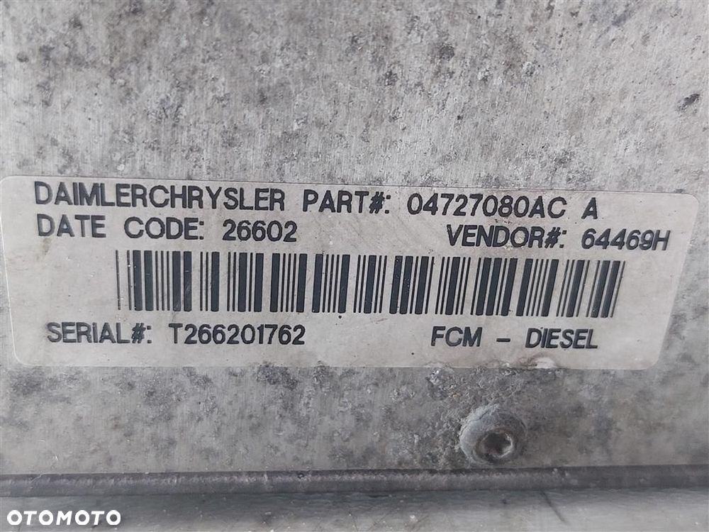 Skrzynka bezpieczników Chrysler Grand Voyager  2.5CRDI 141KM 04727080AC - 4