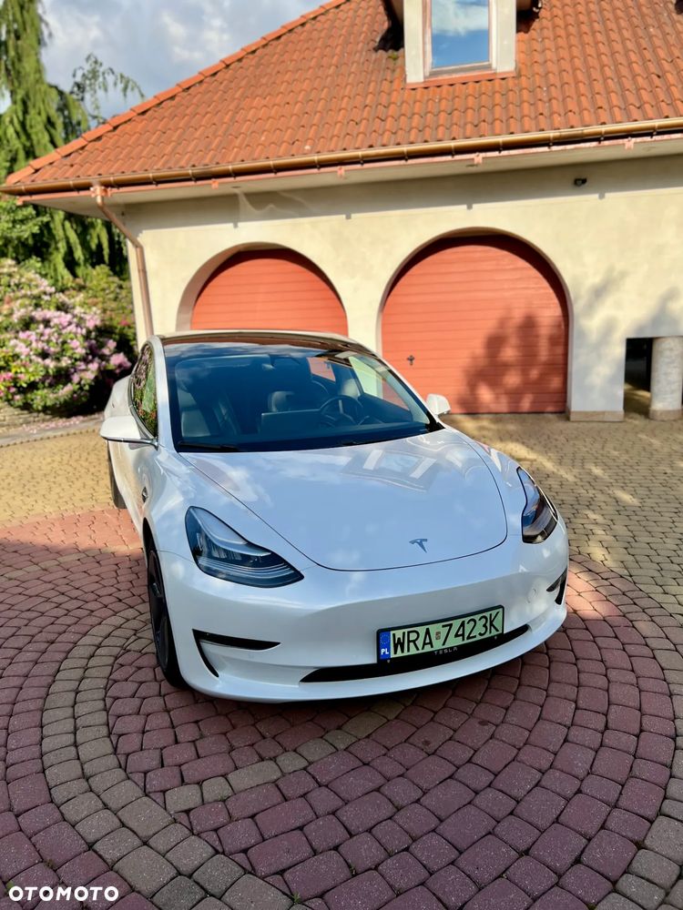 Tesla Model 3 - 5