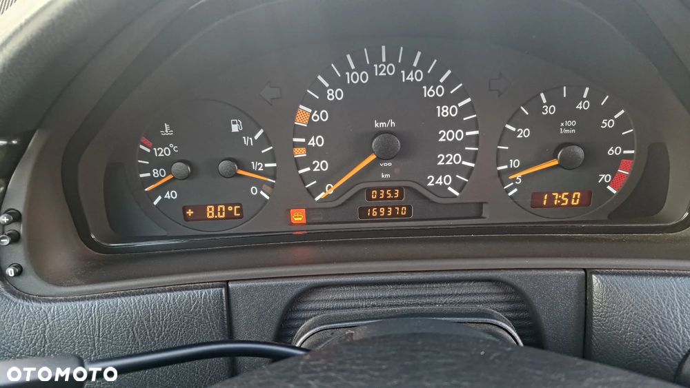 Mercedes-Benz Klasa E - 19