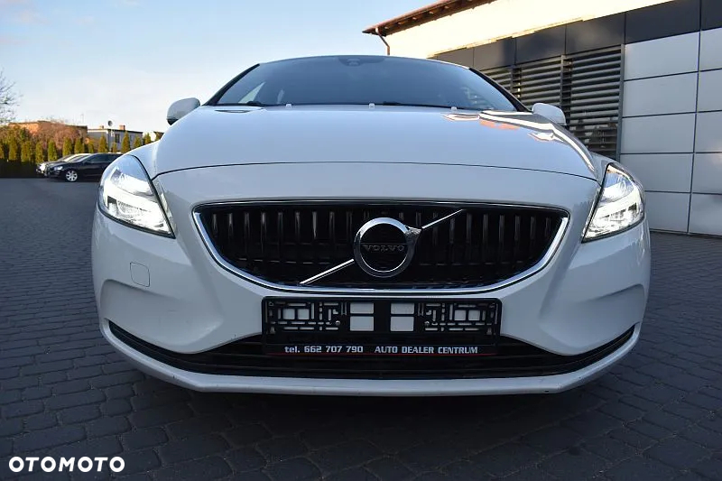 Volvo V40 T2 Geartronic Momentum - 38