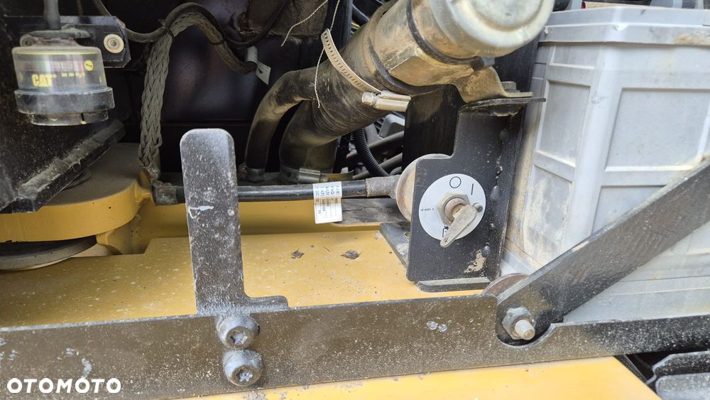 Caterpillar 908 - 14